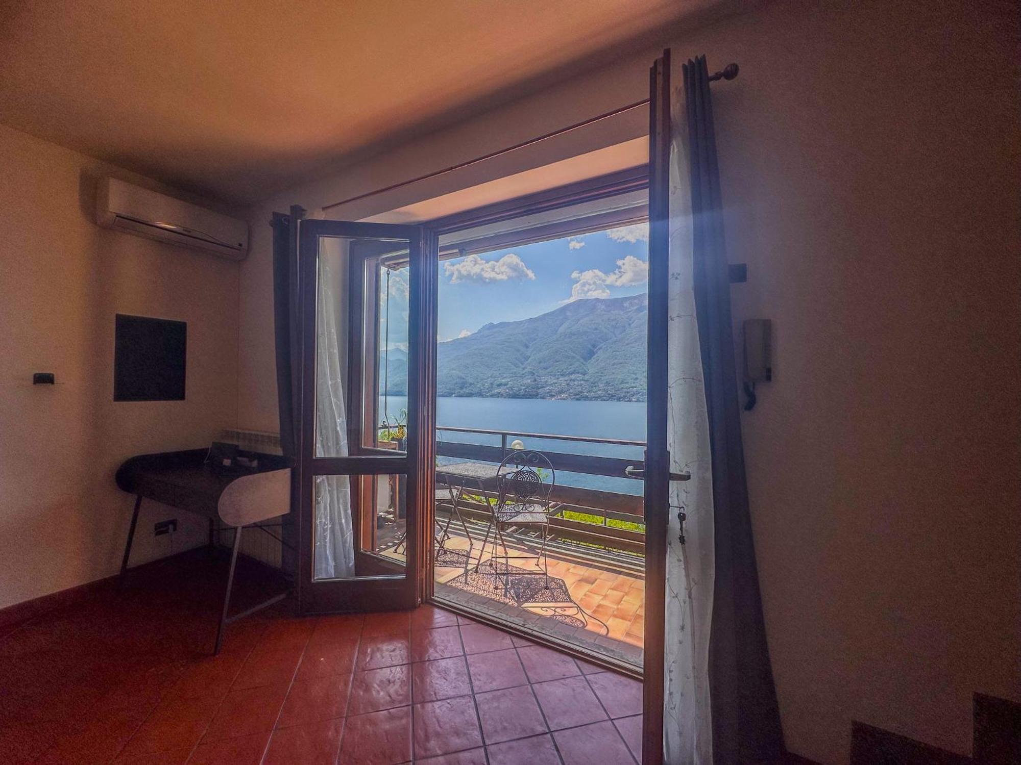 A Due Passi Dal Con Box Apartment Dorio